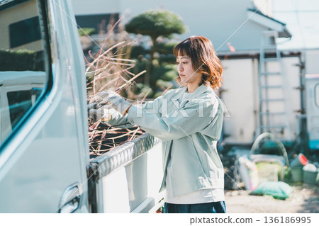 女生 女孩 女性 136186995