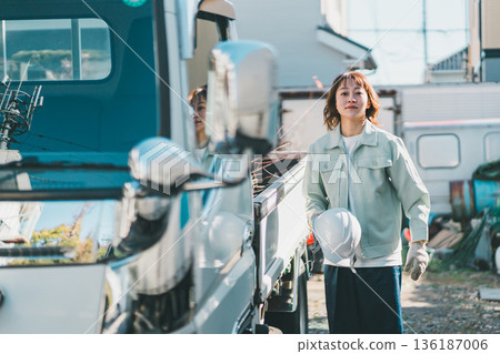 女生 女孩 女性 136187006
