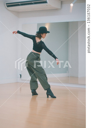 舞 舞蹈 跳舞 136187032