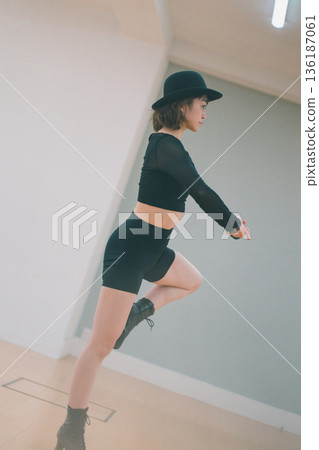 舞 舞蹈 跳舞 136187061