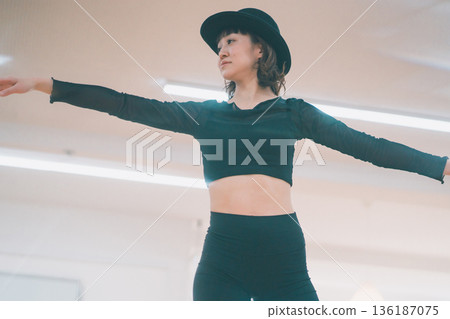 舞 舞蹈 跳舞 136187075