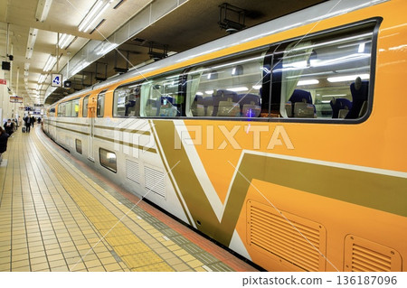 近鐵30000系列Vista Car雙層巴士 136187096