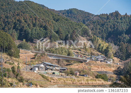 Kitsubaki Bridge in the Kamura district of Asuka Village, Nara Prefecture Kitsubaki Bridge in the Kamura district of Asuka Village, Nara Prefecture 136187233