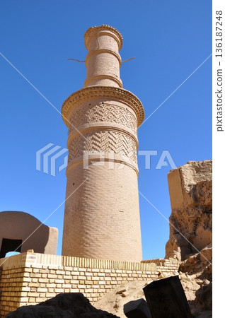 伊朗,絲路,亞茲德附近遺址,哈納雷克城堡遺址,搖曳的宣禮塔 伊朗,絲路,亞茲德附近遺址,哈納雷克城堡遺址,搖曳的宣禮塔 136187248
