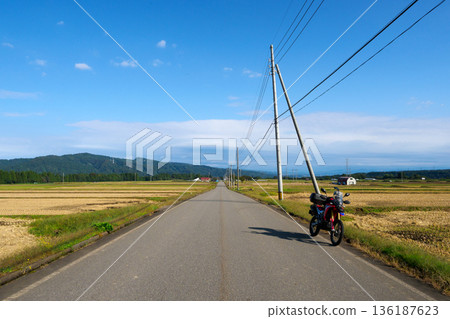 Tsunan Town, Niigata Prefecture, Nakauonuma Wide Area Agricultural Road, Straight road on terrace Tsunan Town, Niigata Prefecture, Nakauonuma Wide Area Agricultural Road, Straight road on terrace 136187623