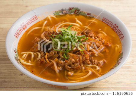 豬肉泡菜拉麵 136190636