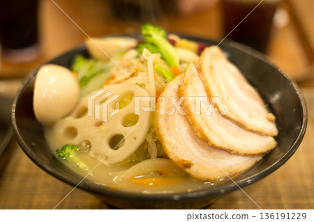 Char siu noodles, ramen, char siu 136191229