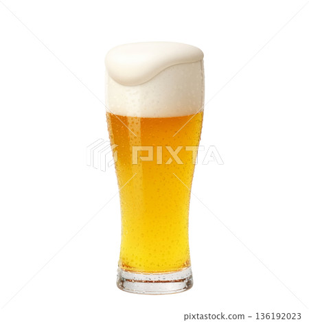 逼真的啤酒杯插圖 136192023