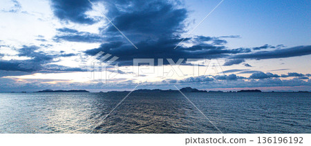 從兵庫縣赤穗市赤穗岬看到的家島群島 136196192