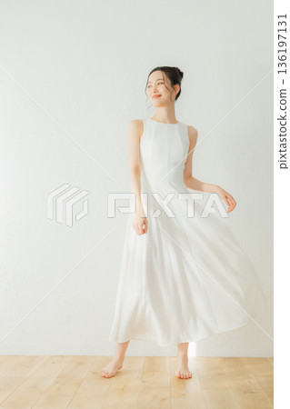 年輕女性的美麗形象 年輕女性的美麗形象 136197131
