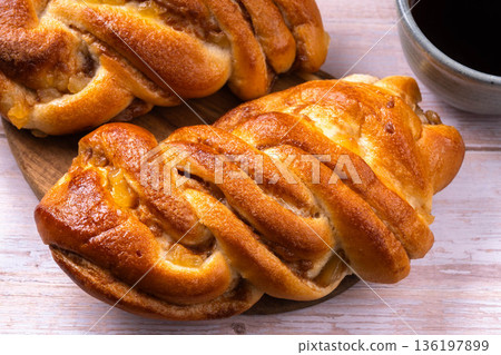 蘋果肉桂麵包 136197899