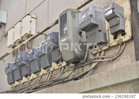 [Kanagawa] Yokosuka Suwa Shrine electricity meter 136198197