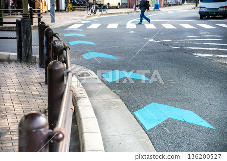 風景優美,設有斑馬線和自行車導航線。 風景優美,設有斑馬線和自行車導航線。 136200527