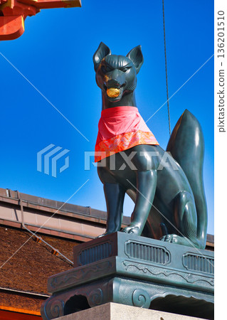 京都伏見稻荷大社的守護狐狸(京都府京都市伏見區) 京都伏見稻荷大社的守護狐狸(京都府京都市伏見區) 136201510