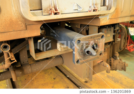 semi-permanent coupler 136201869