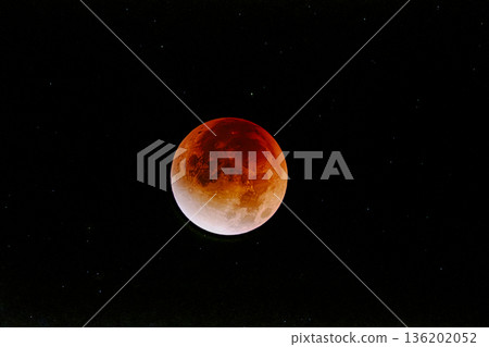 Total lunar eclipse 136202052