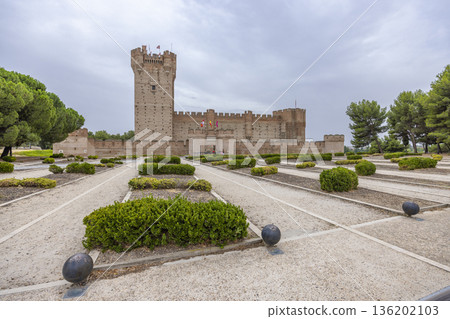 Castillo de la Mota historic medieval castle in Medina del Campo Castillo de la Mota historic medieval castle in Medina del Campo 136202103
