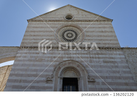Basilica di Santa Chiara facade with rose window, Assisi Basilica di Santa Chiara facade with rose window, Assisi 136202120