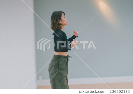 dancing, female, females 136202183