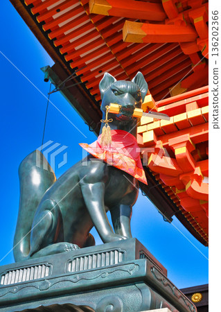 Fushimi Inari Taisha Shrine, Kyoto, Guardian Fox (Fushimi Ward, Kyoto City, Kyoto Prefecture) Fushimi Inari Taisha Shrine, Kyoto, Guardian Fox (Fushimi Ward, Kyoto City, Kyoto Prefecture) 136202366