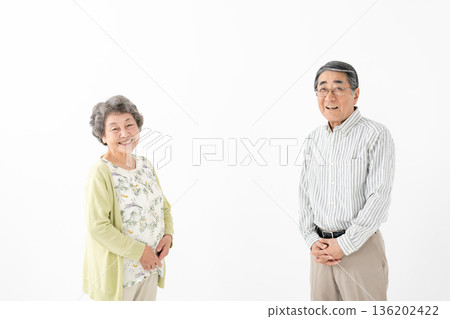 朋友年長夫婦 136202422