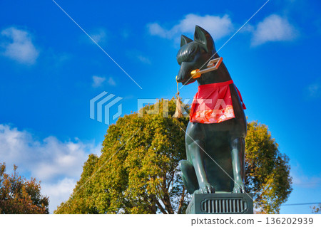 京都伏見稻荷大社的守護狐狸(京都府京都市伏見區) 京都伏見稻荷大社的守護狐狸(京都府京都市伏見區) 136202939