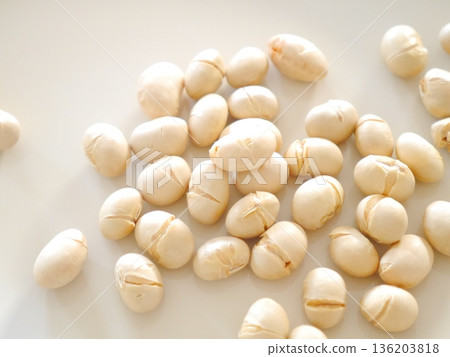 大豆，烤大豆 136203818