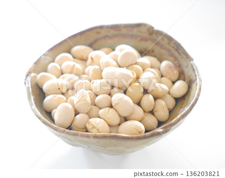 Soybeans, roasted soybeans Soybeans, roasted soybeans 136203821