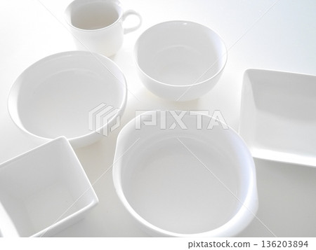 White dishes 136203894