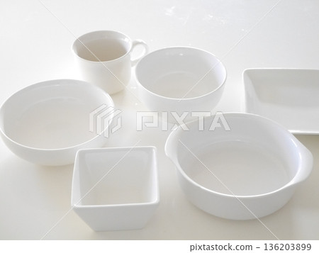White dishes 136203899