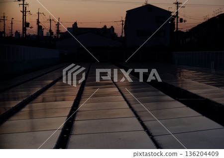 Solar panels in the countryside 136204409