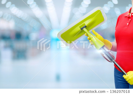 Shine with a cleaner. 136207018