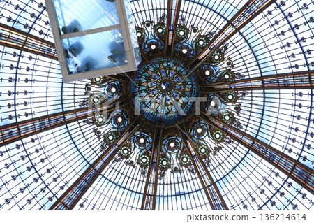 The beautiful dome of Galeries Lafayette Paris Haussmann The beautiful dome of Galeries Lafayette Paris Haussmann 136214614