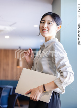 女商人 136215411