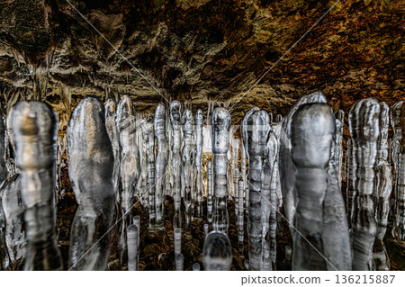 The fantastical world of "Nyoronyoro" ice stalagmites growing in Hyakujojiki Cave The fantastical world of "Nyoronyoro" ice stalagmites growing in Hyakujojiki Cave 136215887