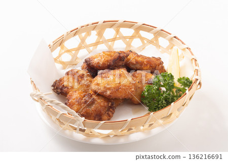 [Hokkaido] Pacific cod cheek meat, deep-fried chicken 136216691