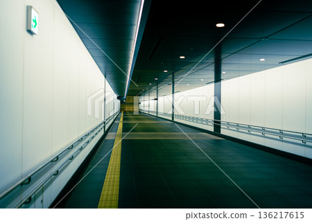 通往虎之門站的地下通道 136217615