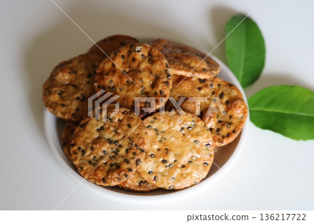 Gosenbei rice crackers to accompany tea 136217722