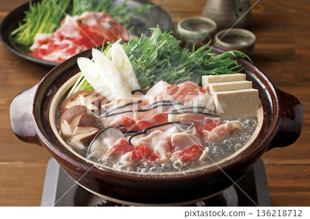 Crispy pot of whale Crispy pot of whale 136218712