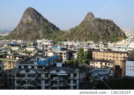 桂林市和洛磯山脈 136220197