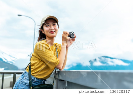 Photographed with snowy mountains in the background Photographed with snowy mountains in the background 136220317