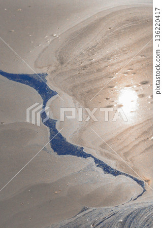 晨曦中,氣泡閃閃發光 晨曦中,氣泡閃閃發光 136220417