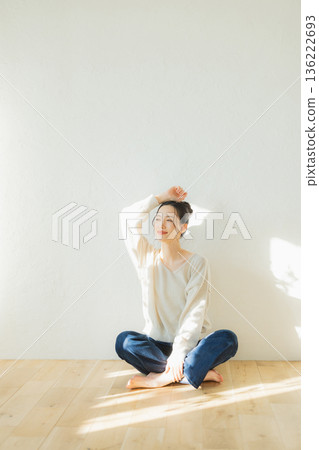 Beauty image of young women Beauty image of young women 136222693