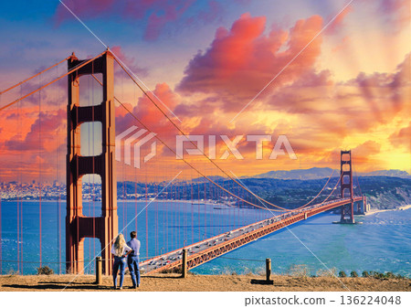 金門大橋的日落美景令人嘆為觀止。 136224048