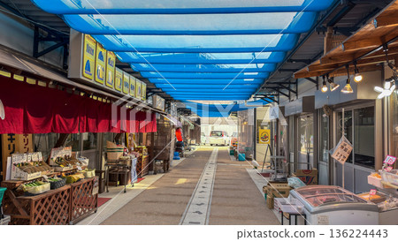 復古的購物區 136224443