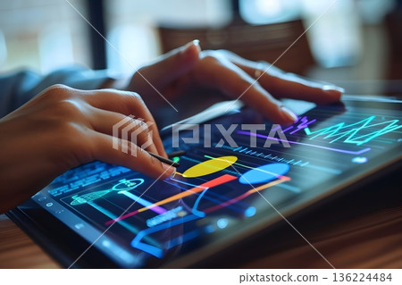 學生使用平板電腦進行數位學習 136224484