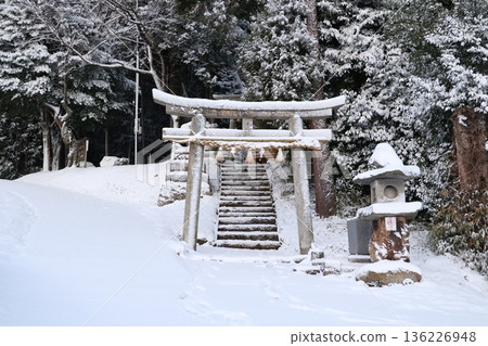 赤之岩神社 23 136226948