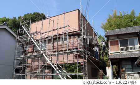 建築鷹架、外牆更換、金屬板材、鍍錫板工程 建築鷹架、外牆更換、金屬板材、鍍錫板工程 136227494
