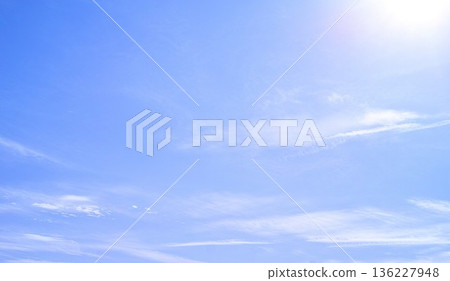 藍色的天空和雲圖像 136227948
