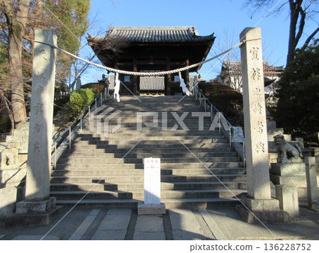 Kurashiki City, Okayama Prefecture! Achi Shrine's Zuishinmon Gate Kurashiki City, Okayama Prefecture! Achi Shrine's Zuishinmon Gate 136228752